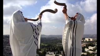 Shofar Blowing  Sound with Pictures [upl. by Chabot697]