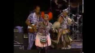 Mahlathini amp the Mahotella Queens Produce an Uplifting Performance at Mariposa Festival [upl. by Jenelle]